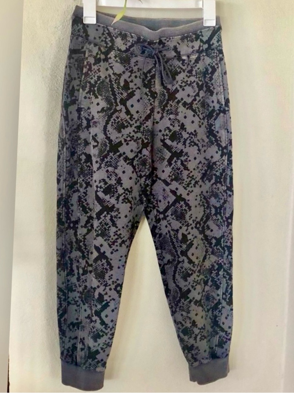 JoyLab Black and Gray drawstring waist abstract Patterned Joggers Size XS